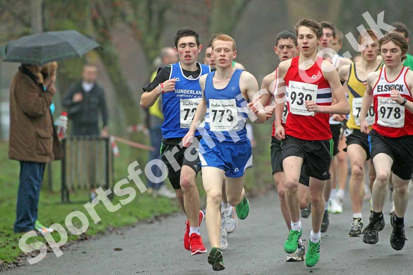 Junior mens start, Heaton Harriers Memorial Road Race.